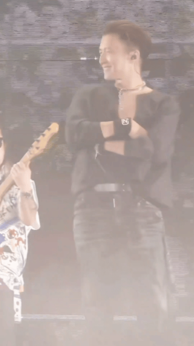 没人觉得老辈子们吃的很好吗法拉利就是有法拉利的感觉，谢霆锋跳OverDrive好