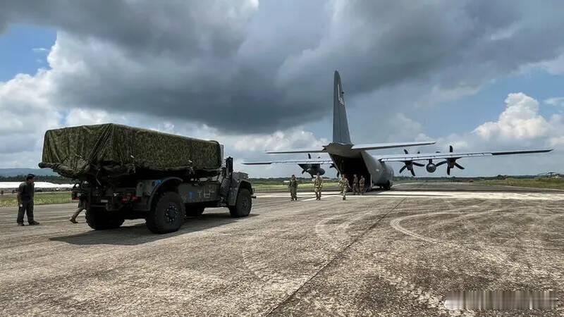 美军运输机在菲律宾公路演训时撞护栏 5名美军受伤海外新鲜事ai热点共创计划 美国