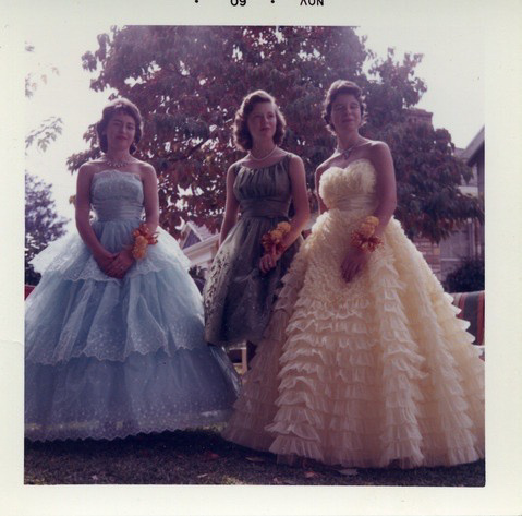 【来自投稿】美国上世纪五十年代，参加学年末舞会的高中生们 