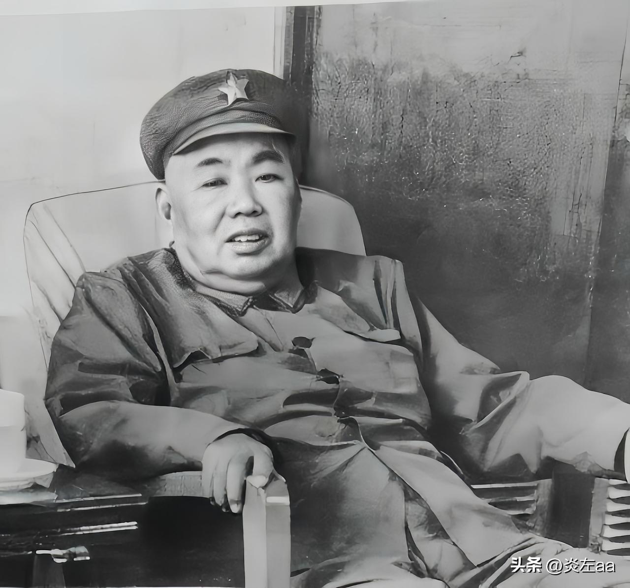 1983年，开国上将许世友，面对家乡公社的求助，想要托他帮忙筹措资金购置公车。可