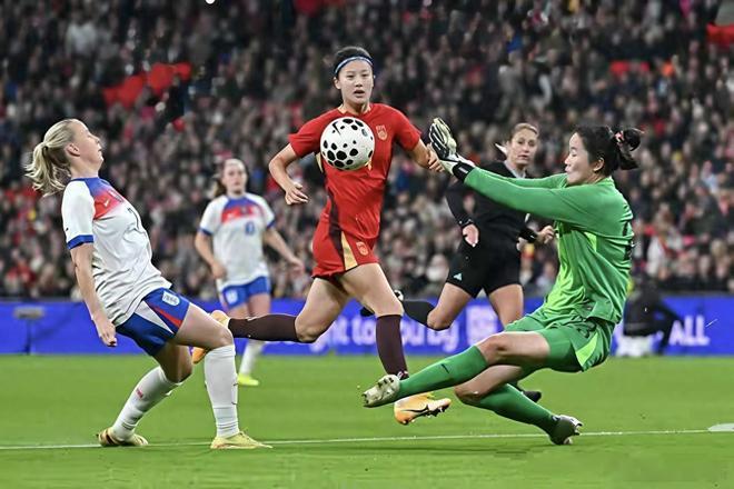 4分钟丢3球！中国女足2-3不敌苏格兰 友谊赛遭两连败央视网消息：北京时间12月