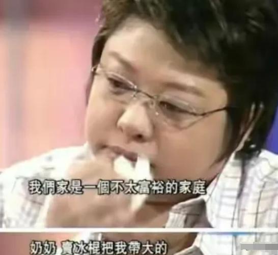1980年，韩红被继父虐待，还被赶出家门，甚至放下狠话：“要不是我养的你，你早就