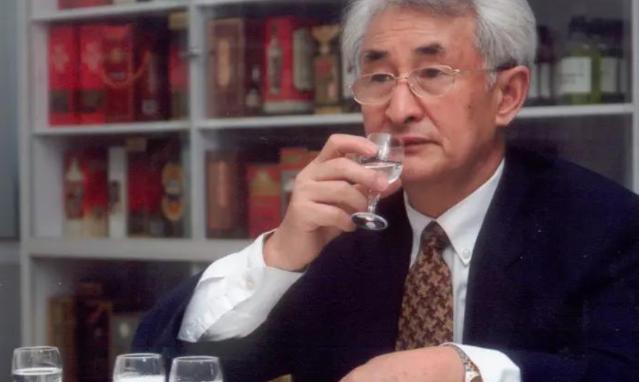 茅台集团前董事长季克良有个让人惊掉下巴的习惯 ——48 年喝了整整两吨茅台，算下