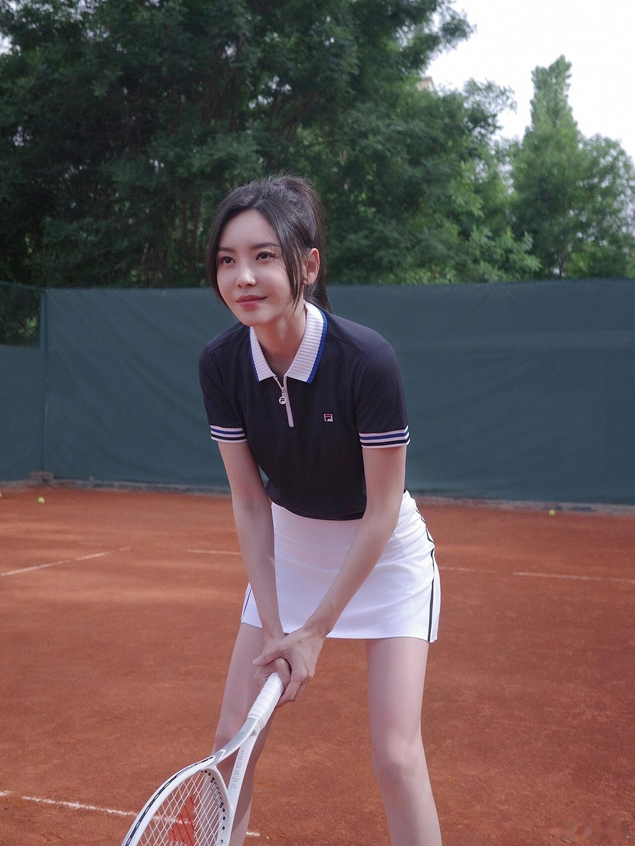 于文文 👗 网球暴汗运动，活力满满 ​​​