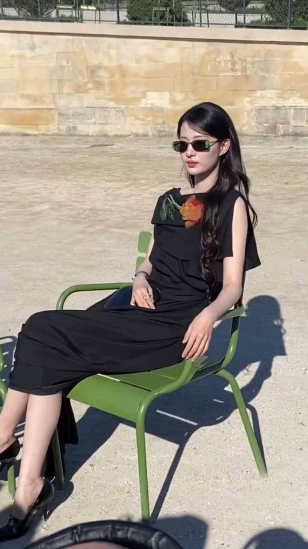 王楚然抵达巴黎时装秀，这个船美得好光彩夺目，意气风发自信闪耀的大明星 DIOR大