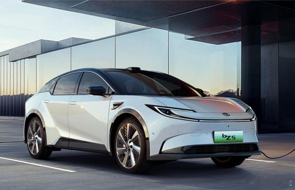汽车[超话]  理想L6智能焕新版于5月8日上市，外观与现款差异不大，AD Ma