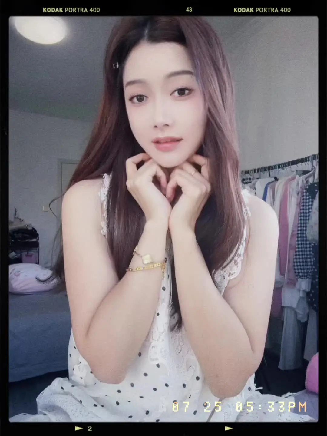 她们都很迷人 我不一样 我不理人