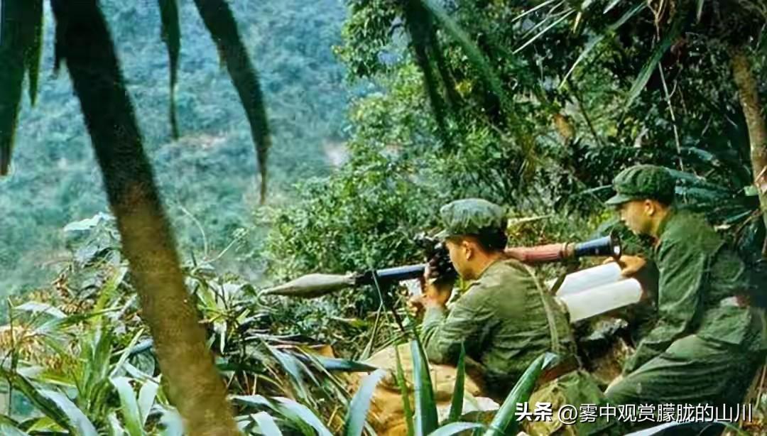 1979年，对越自卫反击战中，367团副参谋长怀疑掉队的战友是越南特工，竟不顾劝