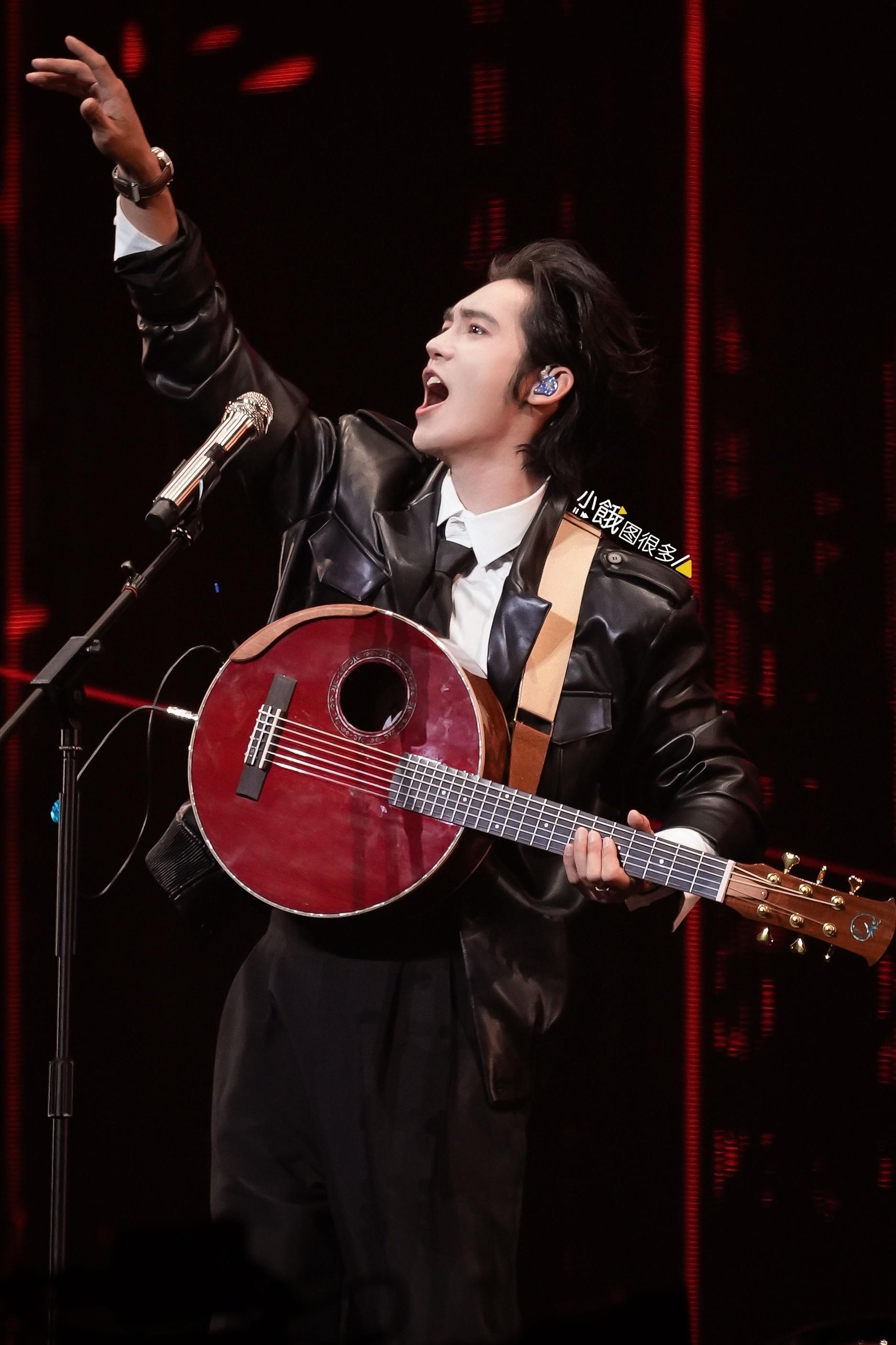 东方卫视跨年阵容 东方卫视跨年官宣阵容，今年于适也会跟大家一起跨年！补两张《听谁