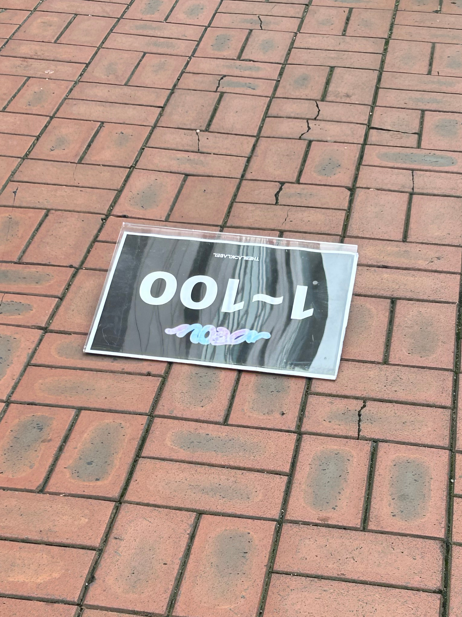 #MEOVV[超话]#  241005 meovv人歌预录今天送了一套小卡（5张