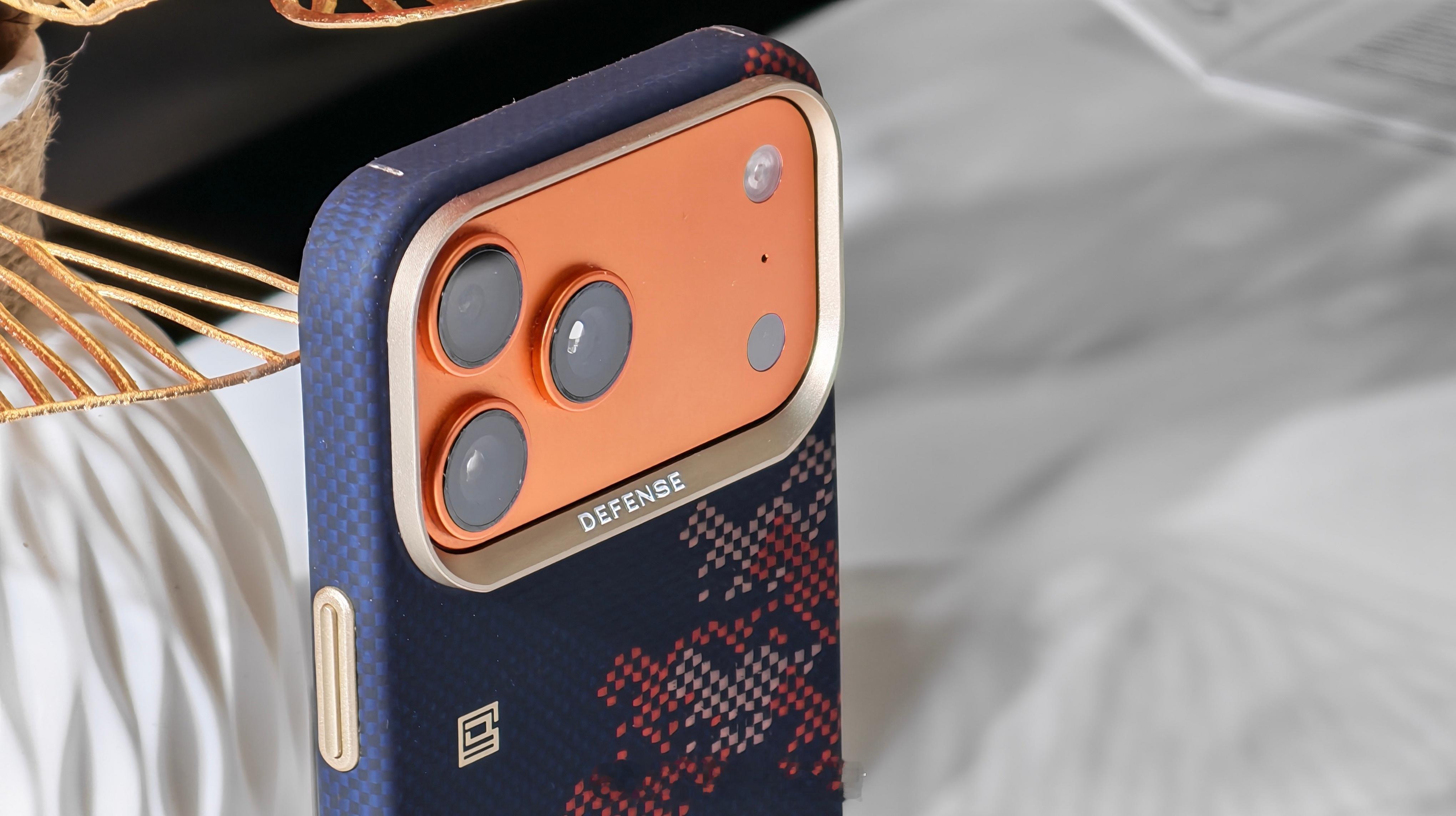 iPhone18系列外观出炉给手里的iPhone17pro max又配了个手机壳