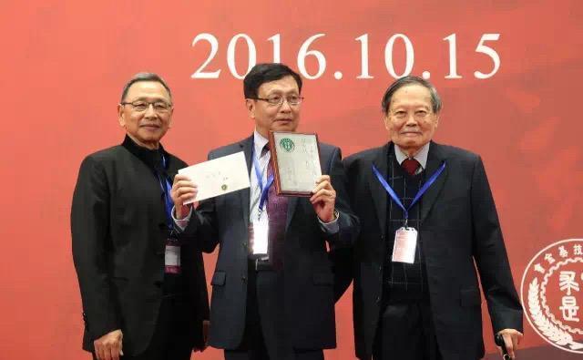 1985 年，“数学天才”张益唐赴美国攻读博士，却因理念冲突遭导师除名，让人没想