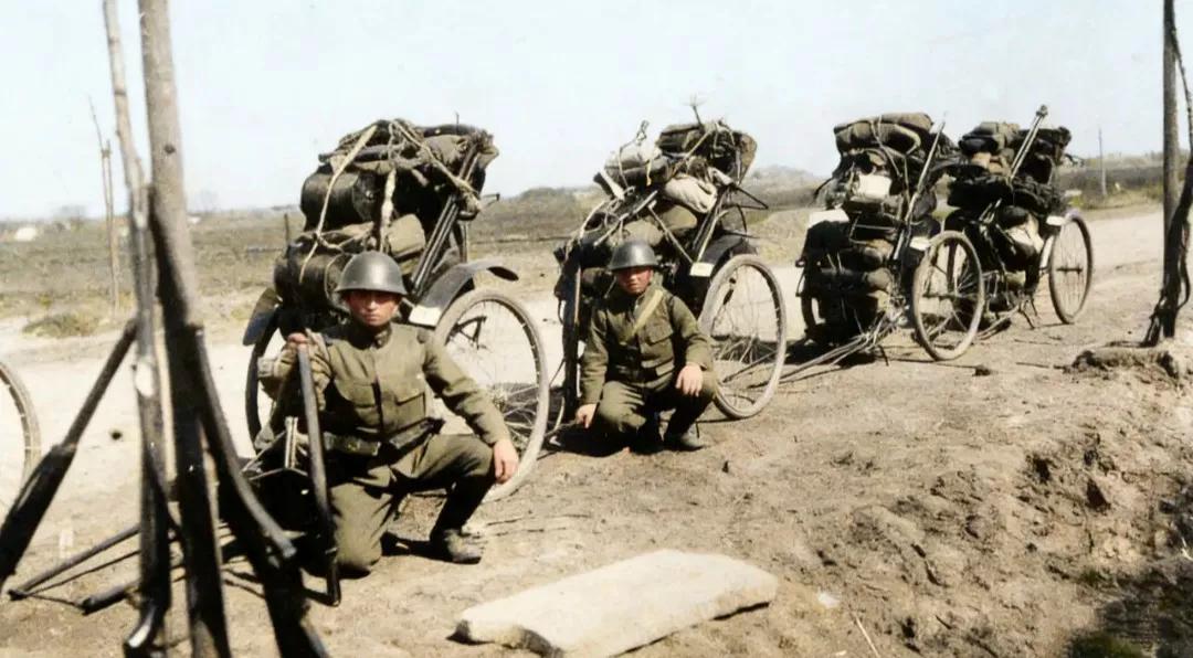 黄包车爷叫洋车，因为这是东洋人发明的车辆，抗战时，日军把洋车带到了中国战场上，作