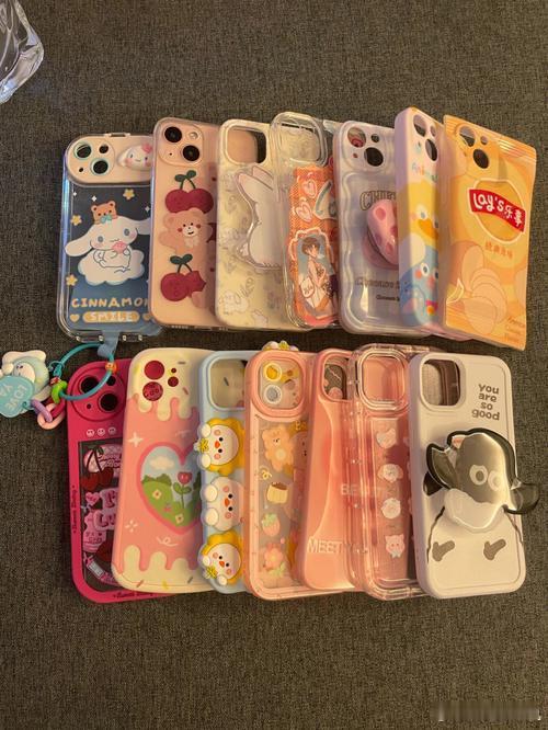 因为人均收入高，不在乎手机刮花和牺牲手感，我感觉身边的人尤其是女生会买很多手机壳