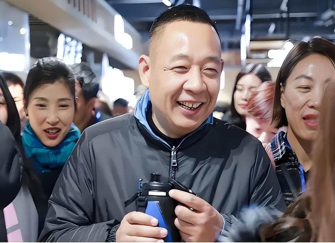 1天卖1011万！中国内需不足的真相：不是缺钱，是缺“胖东来”
胖东来25年12