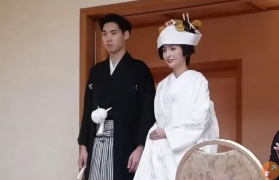 山贺琴子离婚  曾演出《月薪娇妻》的日本女星山贺琴子宣布与老公已经离婚，至于离婚