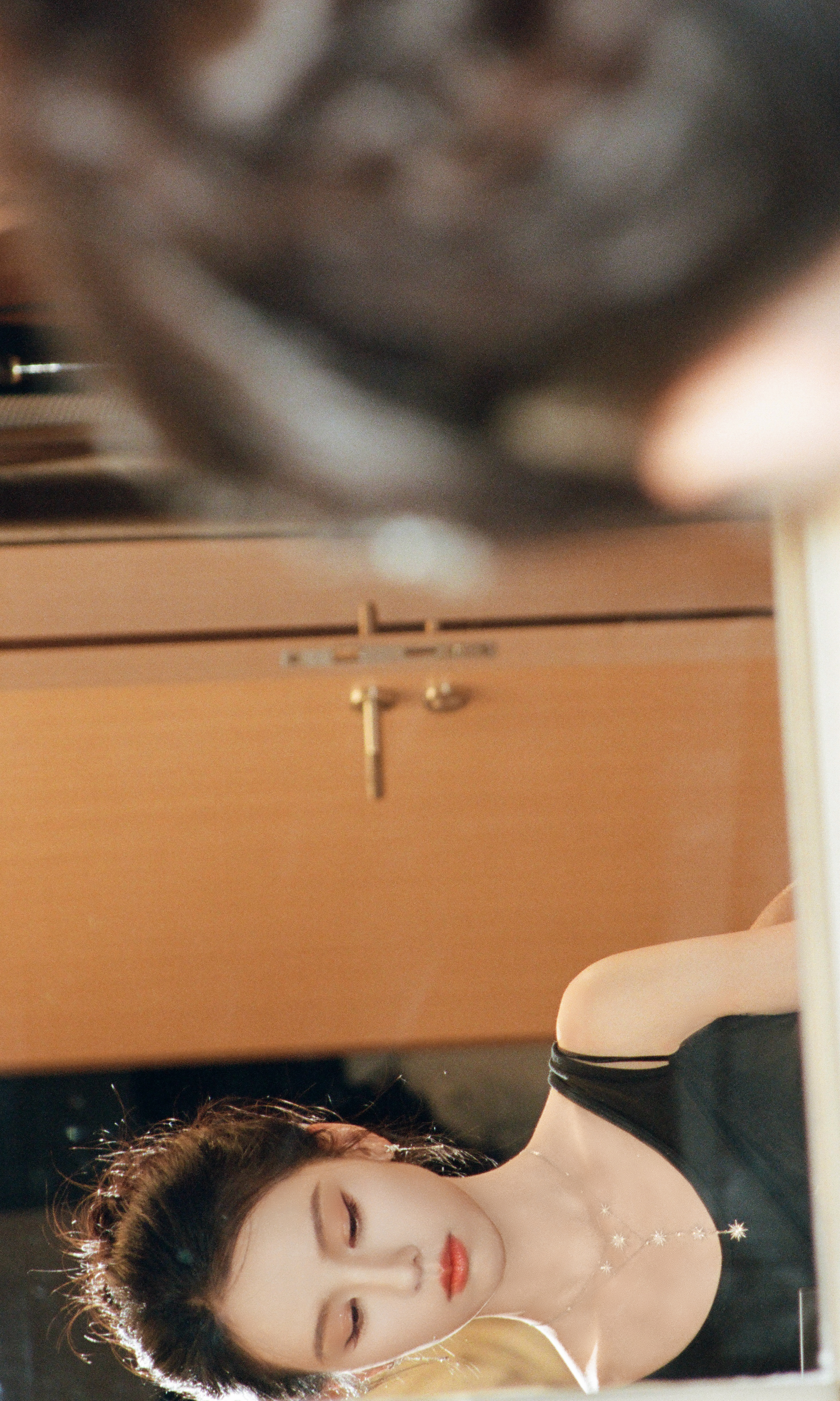 陈都灵雾妄言之有狸研究表明，多看可以提升1018%的幸福感！陈都灵月鳞绮纪陈都灵