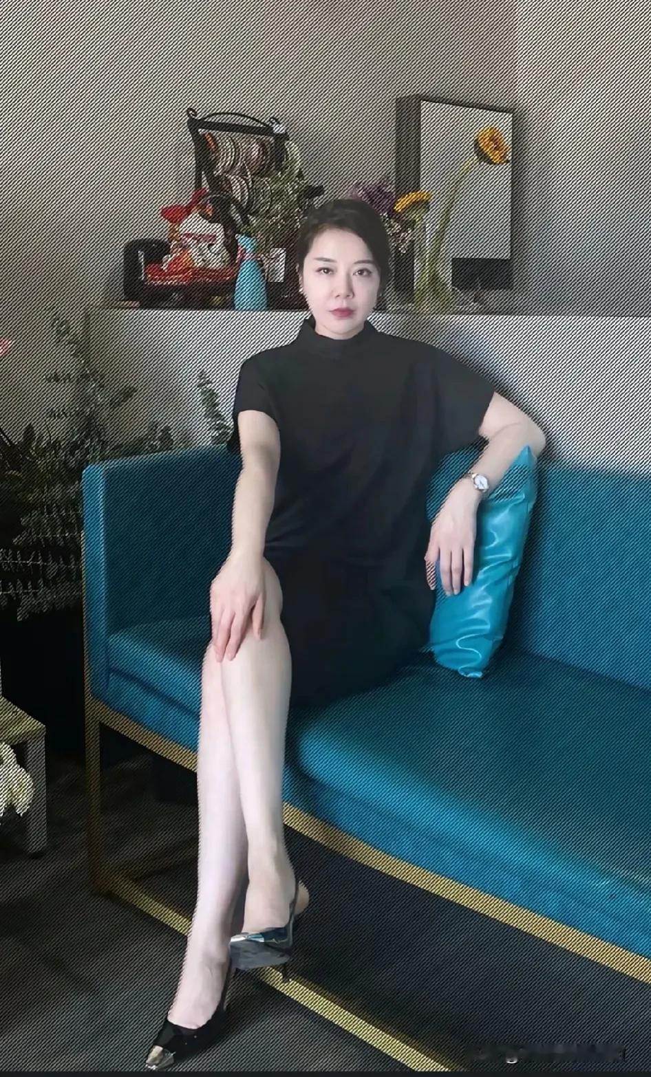 黑色跟阿姨最配！[灵光一闪]