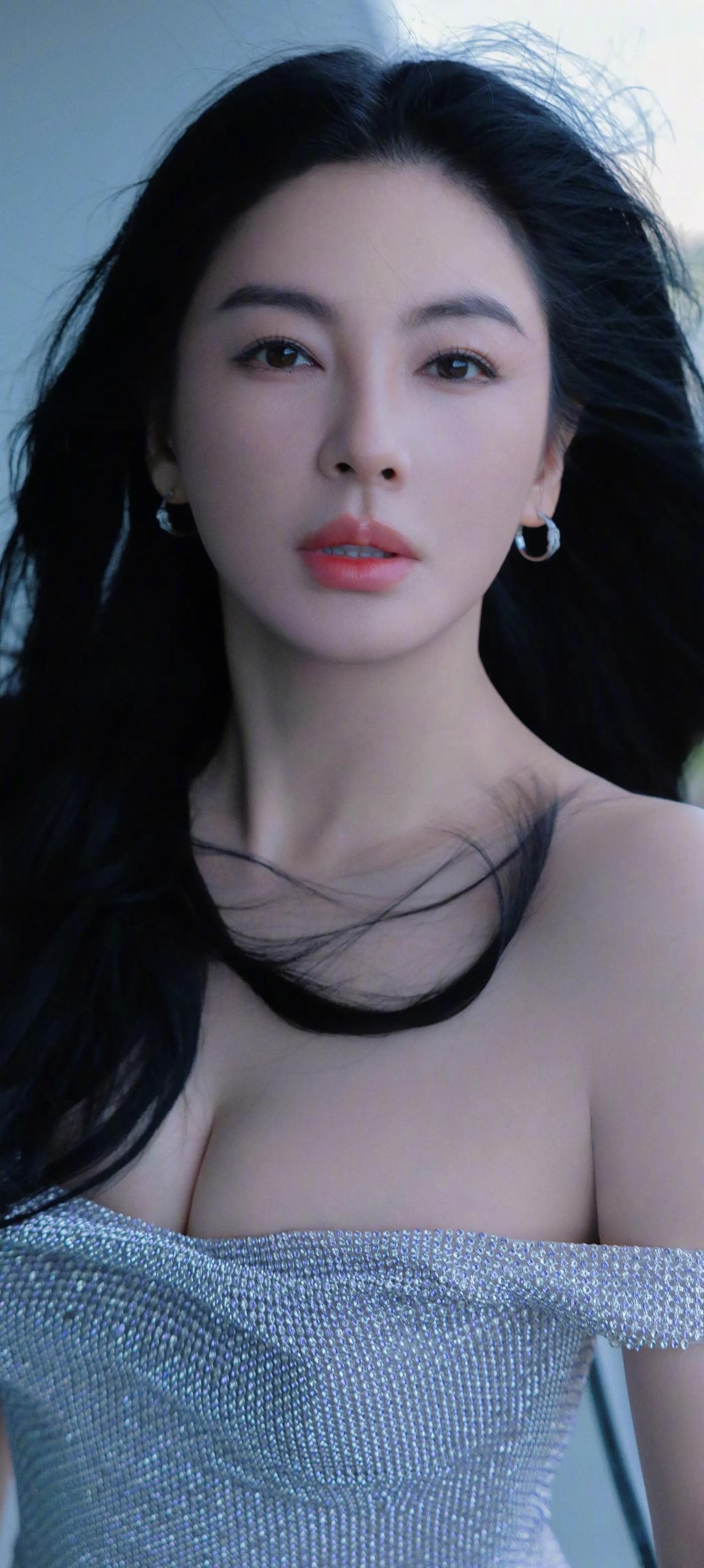 #哪位女神惊艳# #女明星高清美图# #女明星谁最美# #张雨绮#