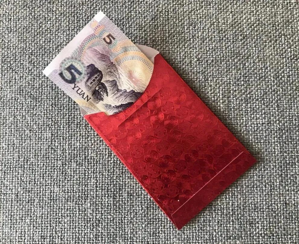 人穷了，还要讲究面子，
那就是个笑话！
村里老陈是家里的老大，下面还有两个弟弟一