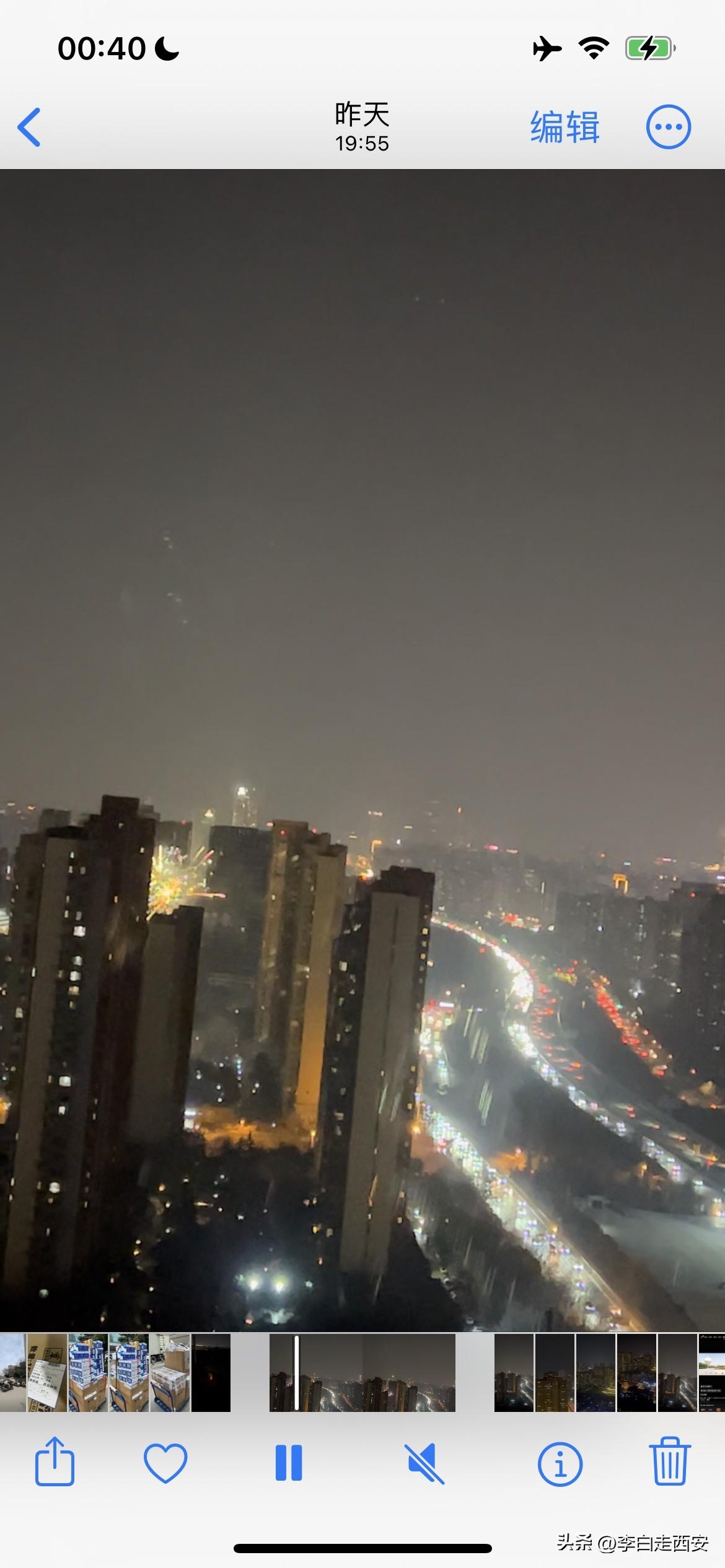 这场噼里啪啦，火花四溅的烟火秀

从夜晚7时开始，一直持续到凌晨

整个城市里的