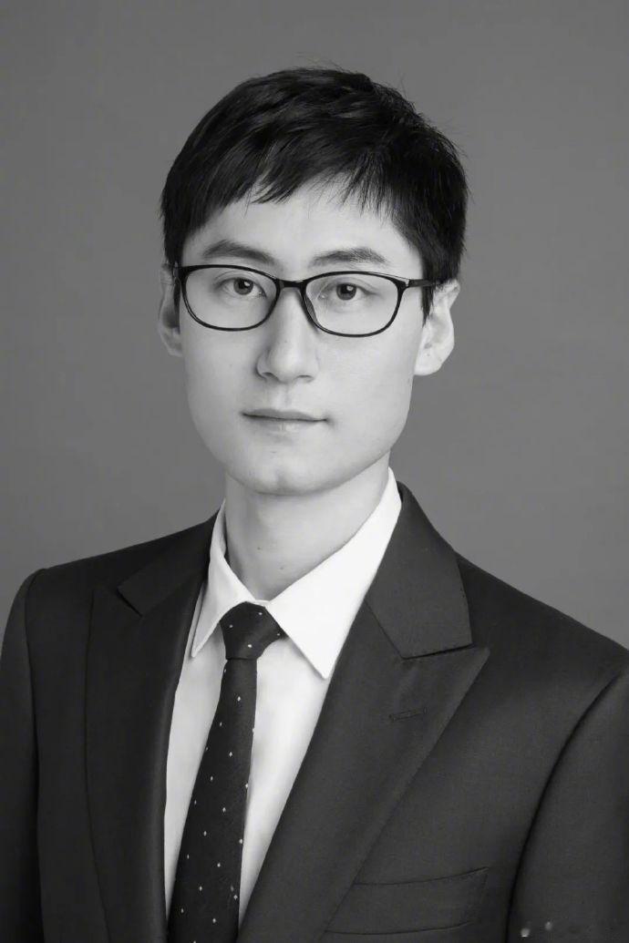 #冯旸赫因公牺牲# 优秀的专家牺牲令人心痛，我有这么几个看法：1.有人猜测这样的