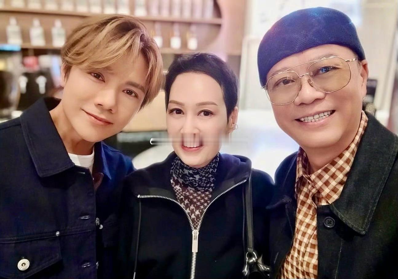 欧阳震华偶遇张敬轩🤳 ​​​