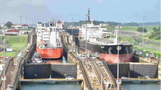 巴拿马港口突然冷清 中方动作未官宣却已见效 拉美小国陷入两难抉择
 
最近巴拿马