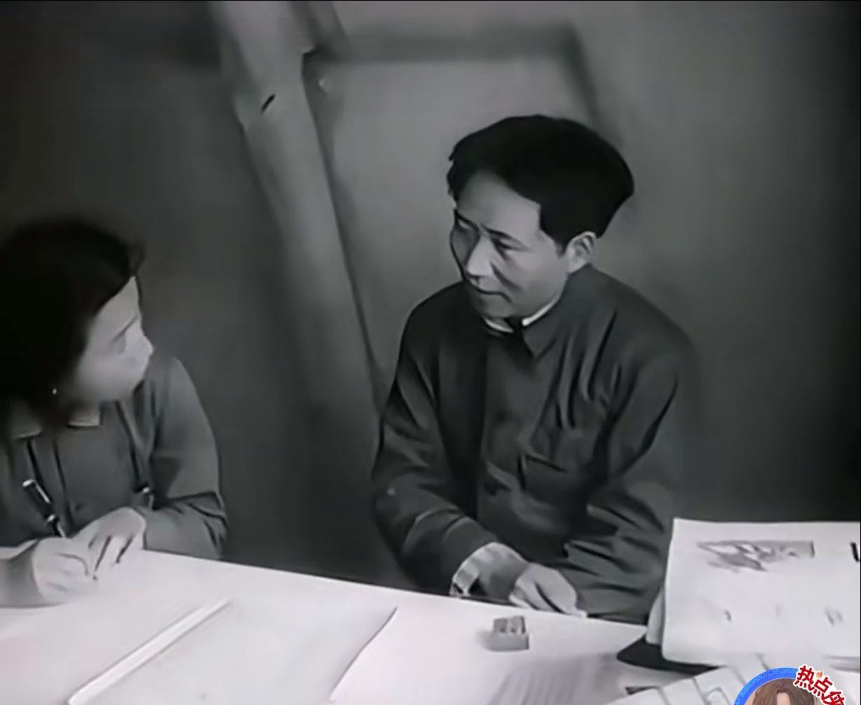 窑洞灯火，光芒万丈！
 
倭寇侵袭，山河破碎，神州风雨飘摇。家国存亡之秋，延安窑