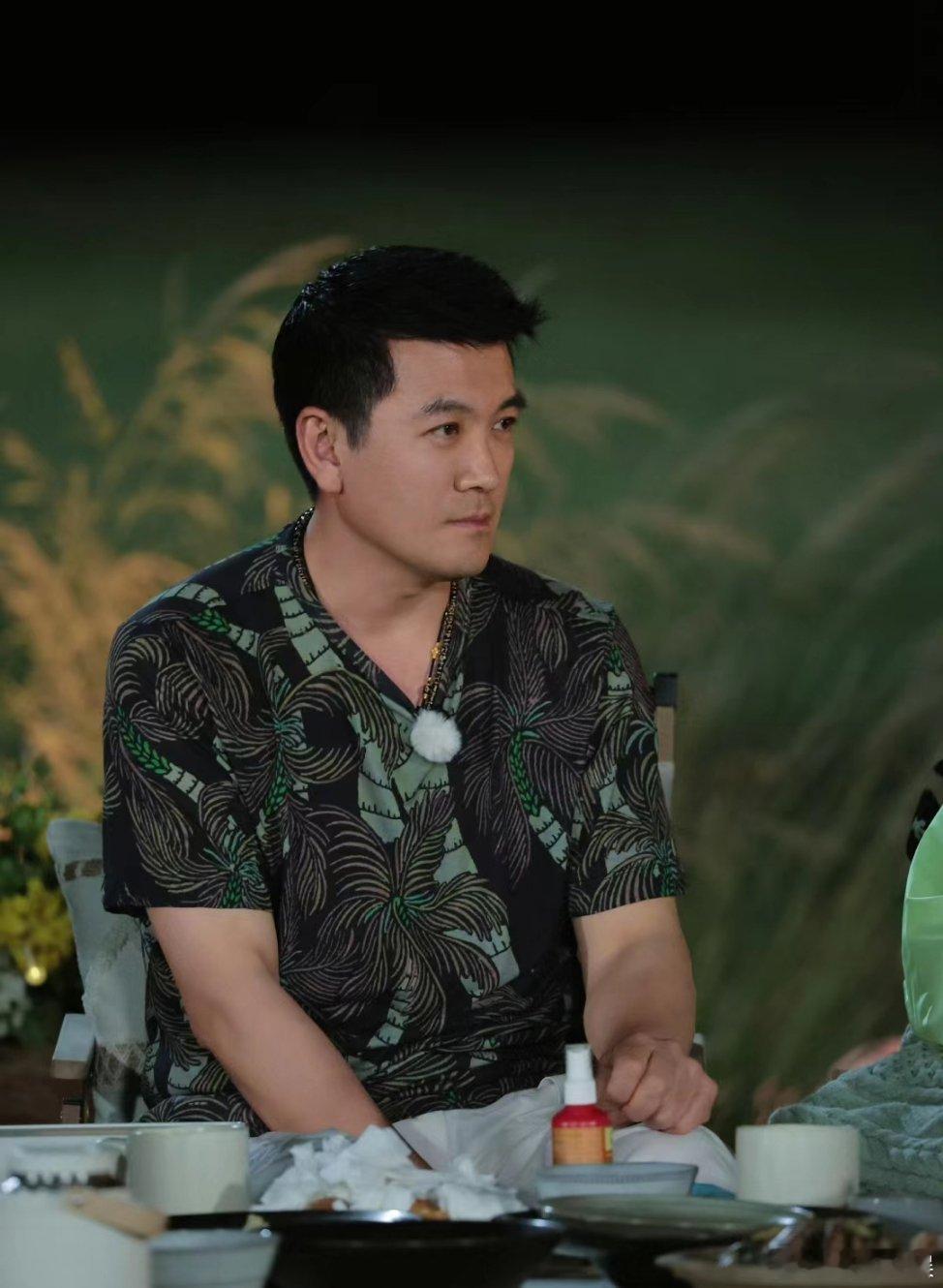 杨子疑似失去所有的力气和手段 扬子这是多怕麦琳，不敢正眼直视她，不敢与她在一起，