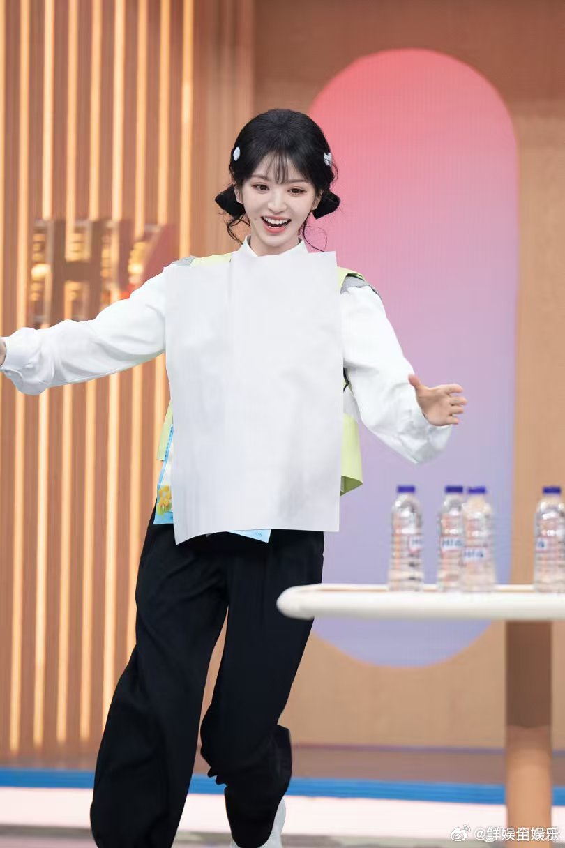 张凌赫田曦薇演校园剧你好星期六张凌赫田曦薇校园感太足！《你好星期六》甜蜜互动、互