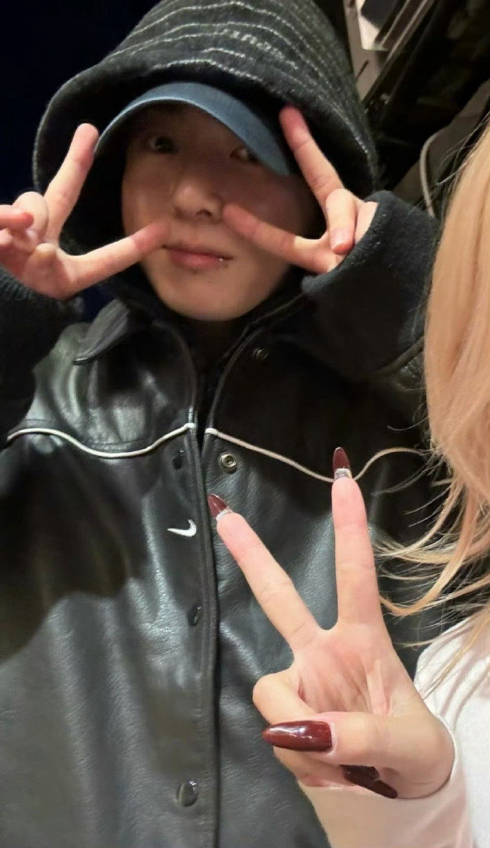 打卡田柾国同款时偶遇田柾国 追星人的梦想照进现实！有网友在韩国打卡田柾国同款地点