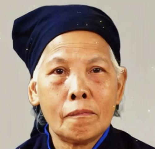 1979年2月，南疆边境炮火连天。我军某边防部队强攻复和县300高地时，被几块极