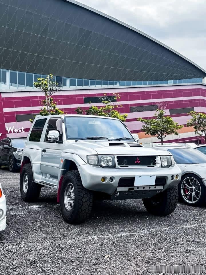 台湾老车 三菱 Pajero Evolution 