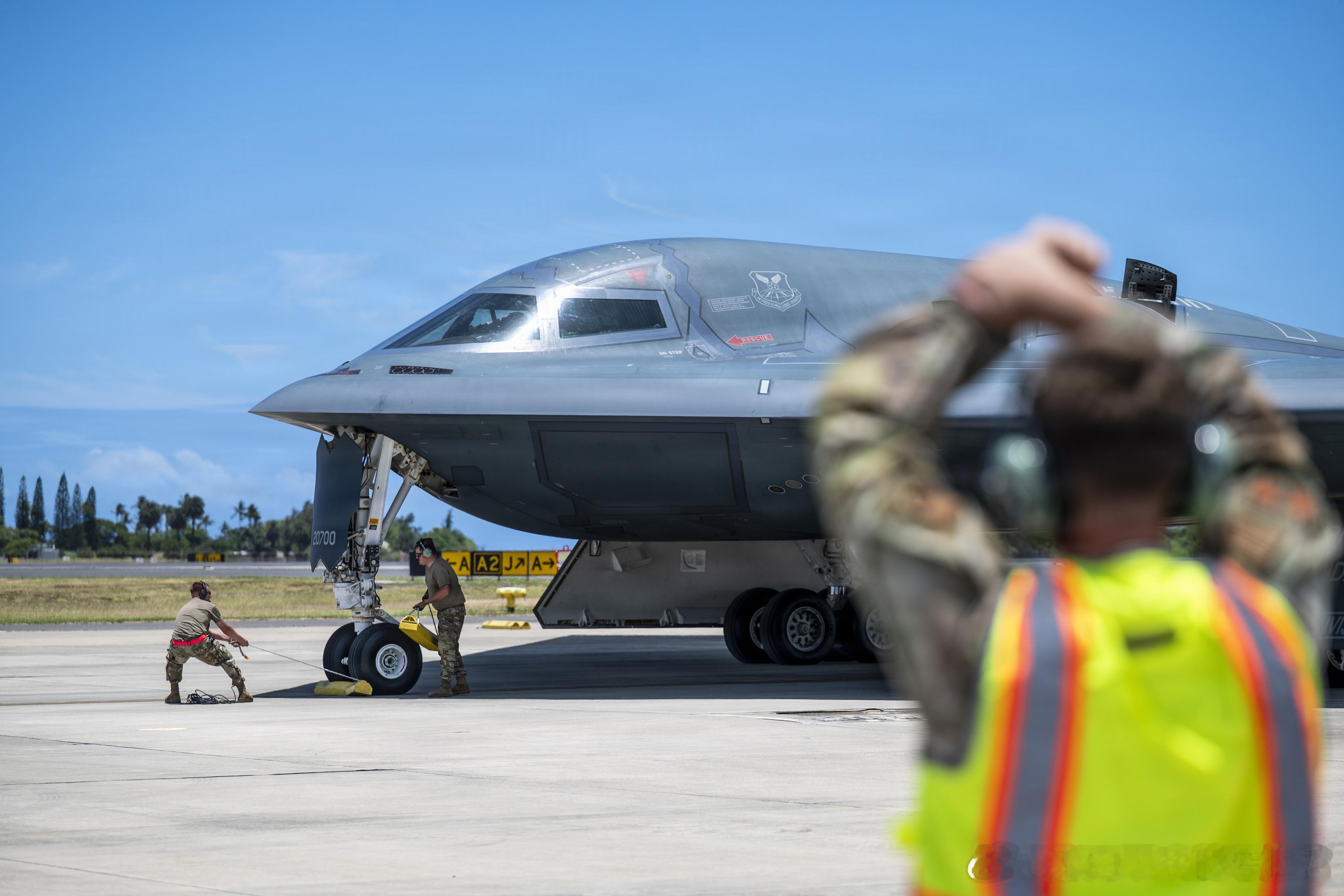 2026年7月1日，夏威夷，B-2与F-22在轰炸机特遣队任务中整合1 