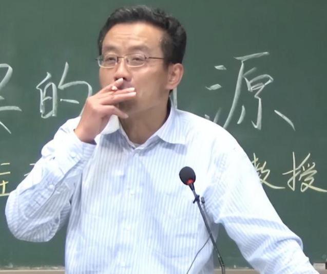 “当下两个基本问题摆在中国人眼前，一个是没有精神家园，一个是普遍的信任危机！”2