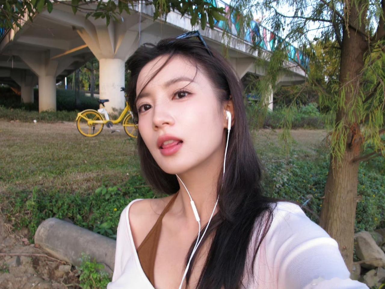 娱乐李昀锐张雅钦合作李昀锐张雅钦或将合作李昀锐张雅钦合作，新组合，不知真假 