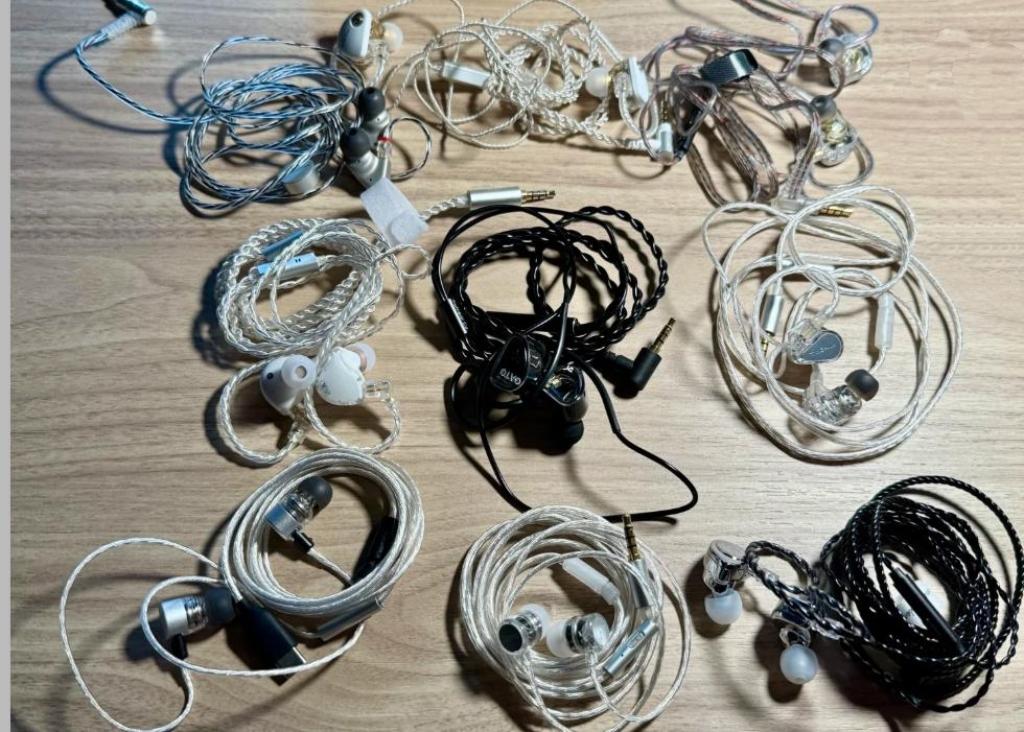 被淘汰近10年的有线耳机近日翻红，2026年前三个月销售额暴涨20%！澳洲男星J