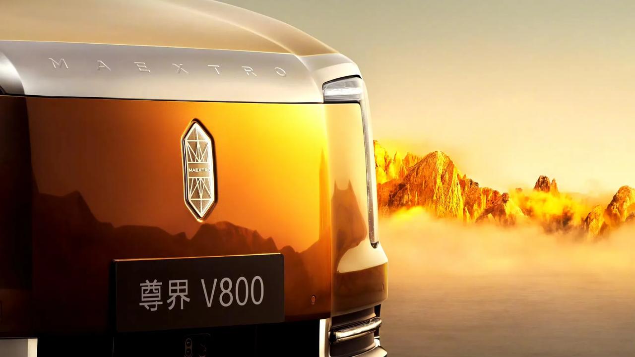 尊界MPV全系预订量突破万台，其中V800车型以约八成占比成为绝对主力。这组数据