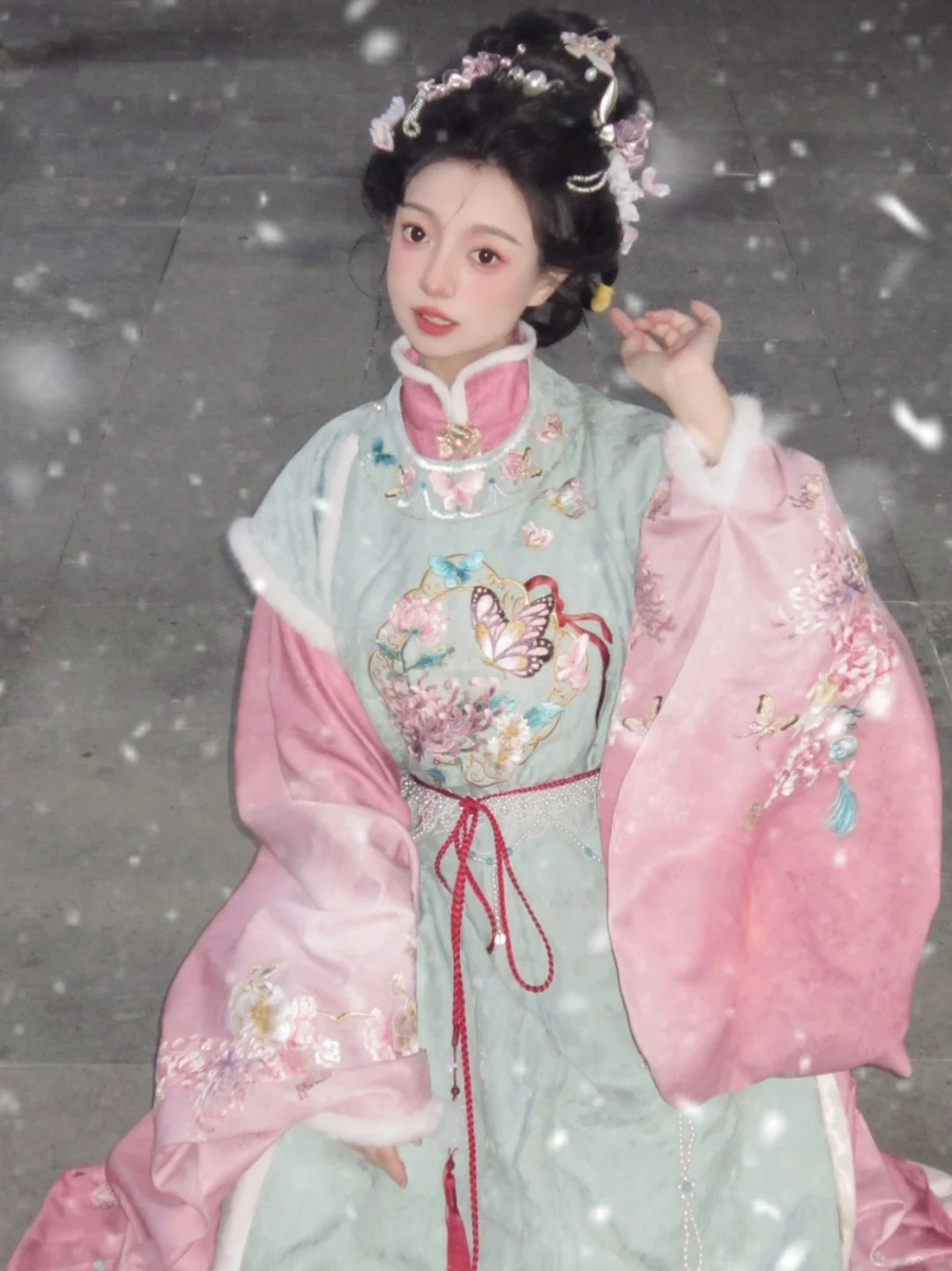 “我慢慢的听❄️雪落下的声音。”