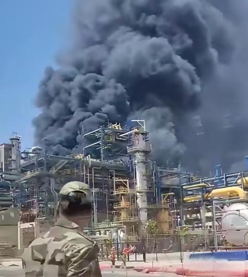 突发爆炸，直接打乱莫迪行程！真是命大，差一点就酿成大祸
 
一场突如其来的爆炸，