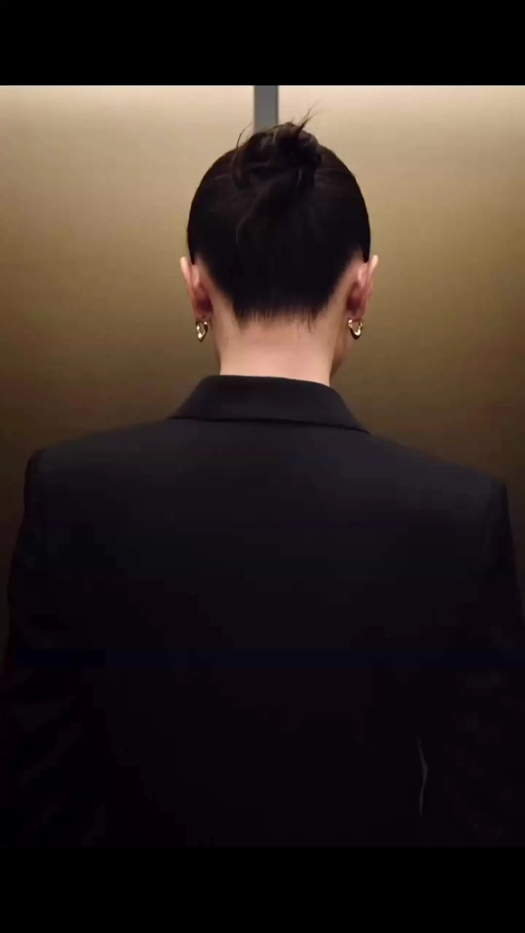 姐姐在发光 姐姐抹嘴那一下啊啊啊啊啊啊啊😍😍😍