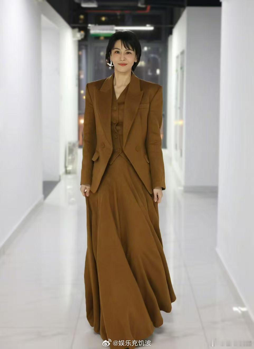 曾沛慈喊你来湖南吃酱板鸭酱板鸭替湖南文旅打入乘风内部被曾沛慈的酱板鸭戳中！乘风后