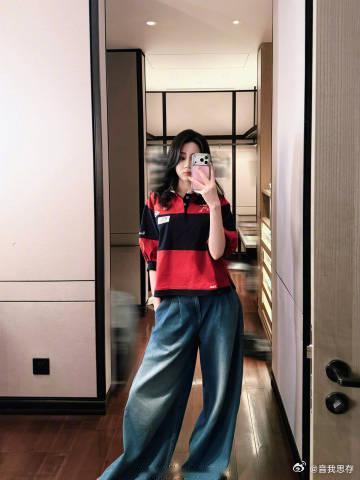 迪丽热巴对镜拍cool存 看迪丽热巴的对镜自拍，你会发现她的美从来不是千篇一律的