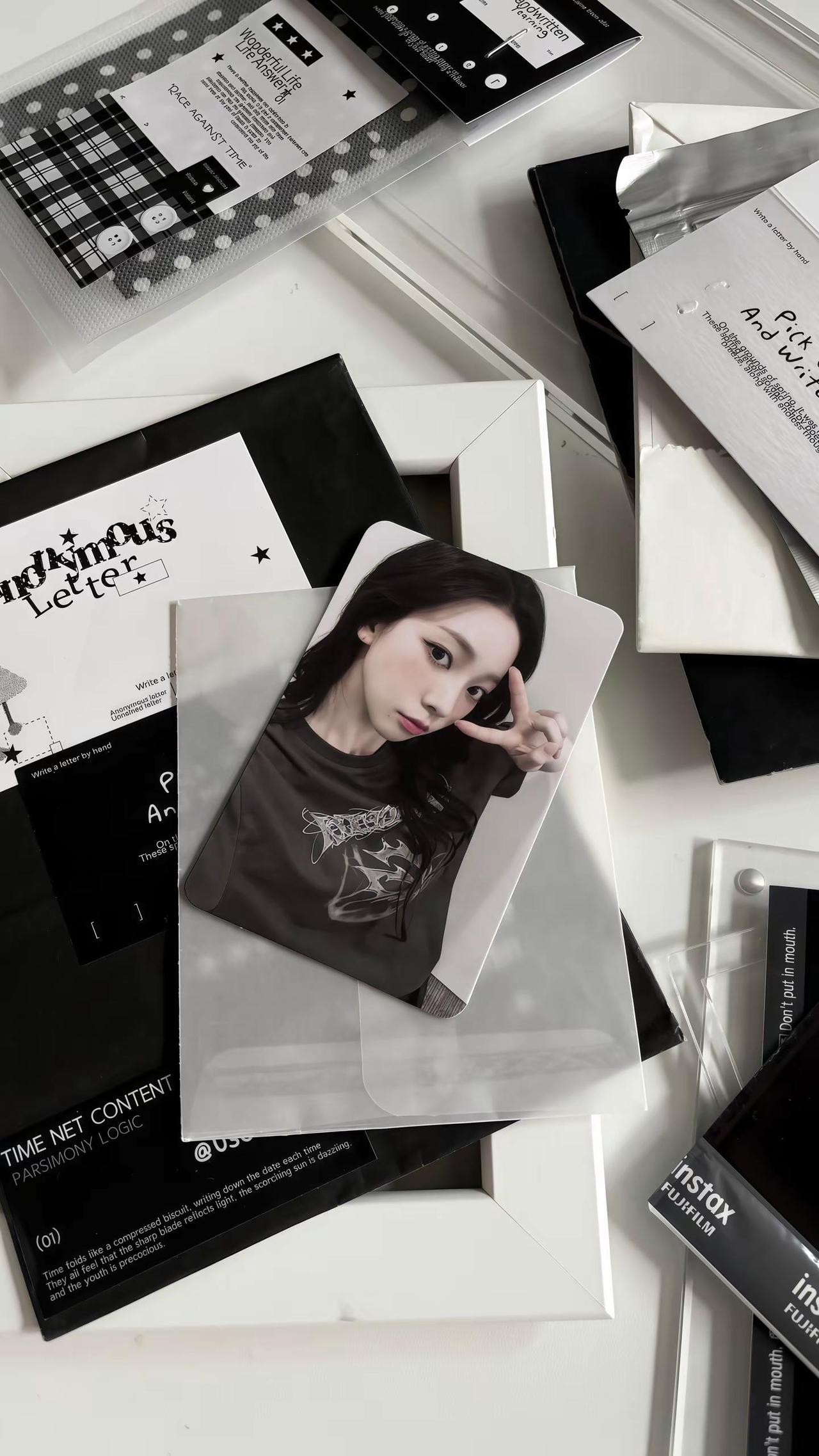 黑白柳智敏 karina aespa