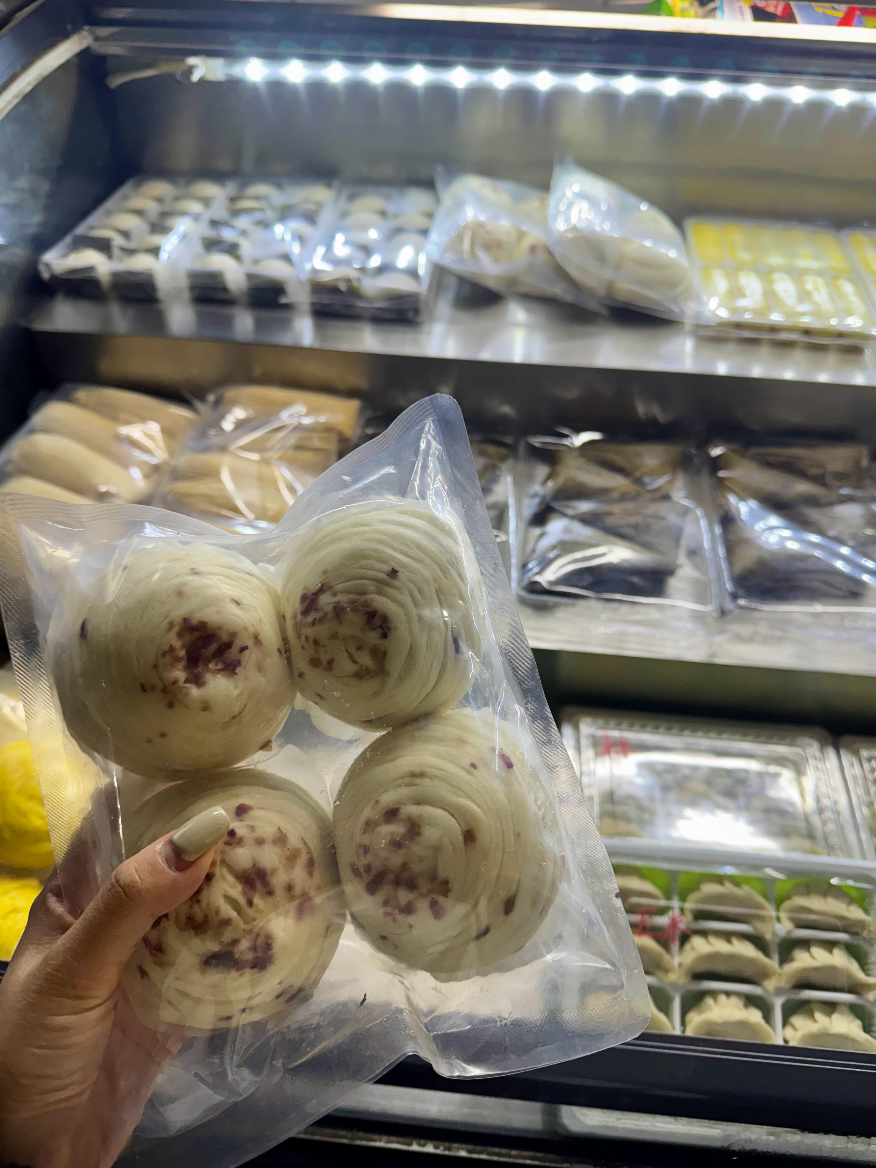 曾经让我痴迷的燕窝丝，可以一次囤几十个冻冰箱头不管啥店看到都会买来试试，可惜成都