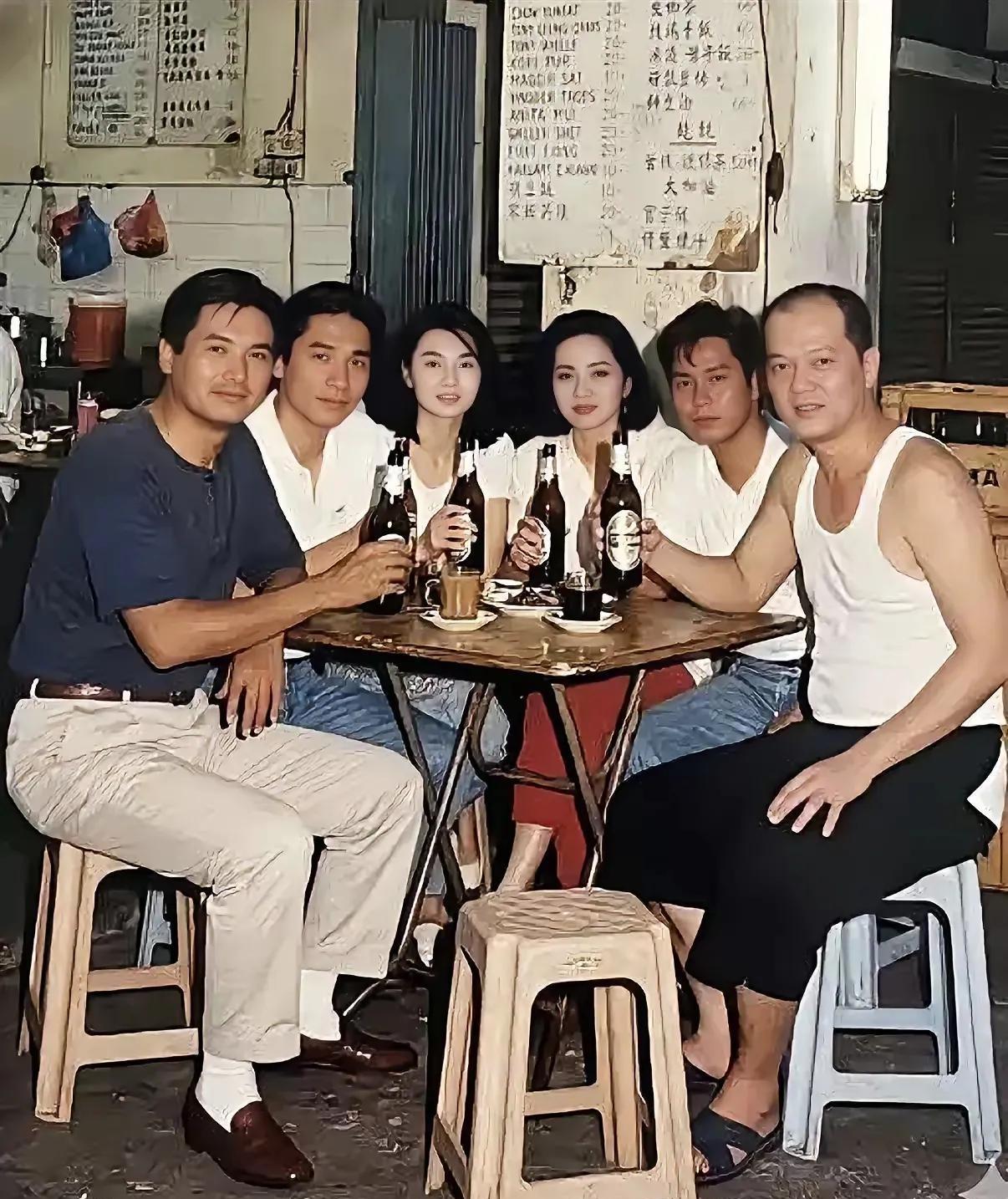 2023最残酷的收视真相：你熬夜追的新剧，数据上打不过你爸妈看的80年代老片。