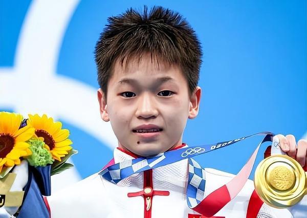 褪去完美滤镜，给全红婵一份不被绑架的温柔与尊重
 
19岁的全红婵，终于从那段被