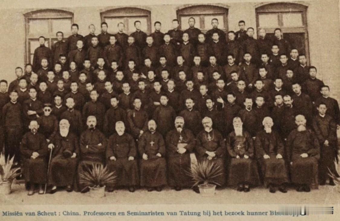 这张照片是1910年前后，由比利时圣母圣心会（Scheut Missions）在