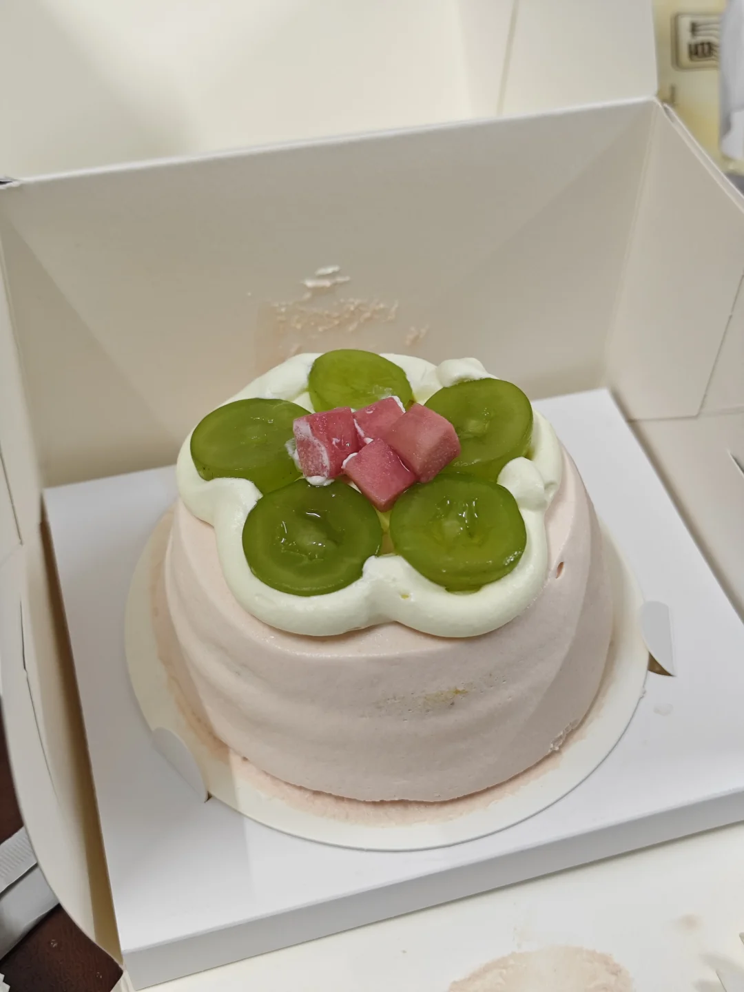 历经2.5h高铁➕地铁，喜茶蛋糕顺利完好带回